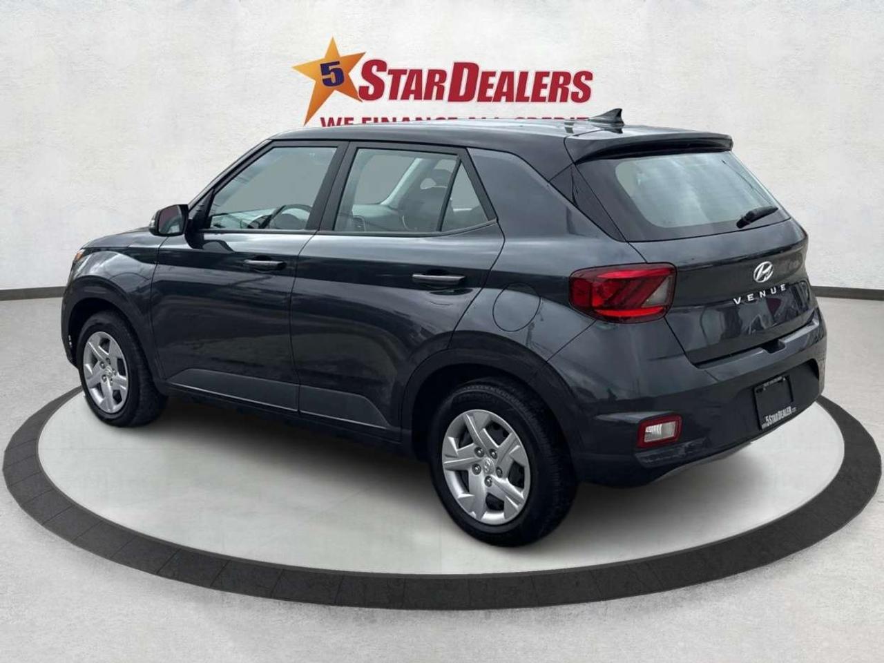 2022 Hyundai Venue CRUISE HEATED SEATS LOW KM WE FINANCE ALL CREDIT Photo