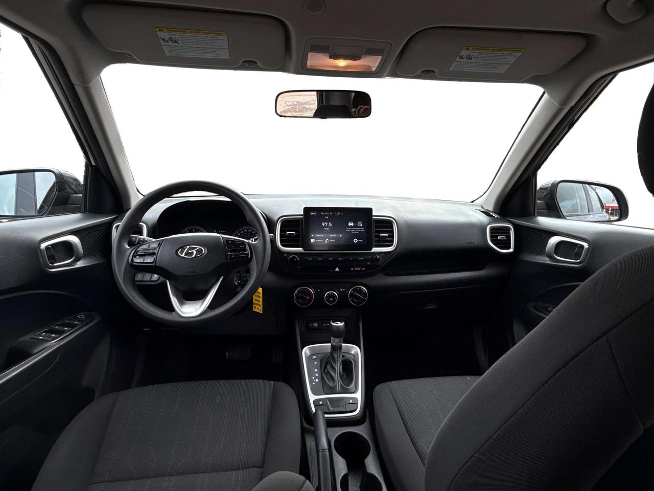 2022 Hyundai Venue CRUISE HEATED SEATS LOW KM WE FINANCE ALL CREDIT Photo