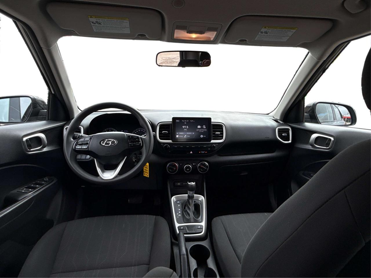 2022 Hyundai Venue CRUISE HEATED SEATS LOW KM WE FINANCE ALL CREDIT Photo