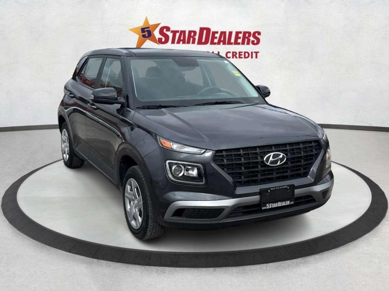 2022 Hyundai Venue CRUISE HEATED SEATS LOW KM WE FINANCE ALL CREDIT Photo