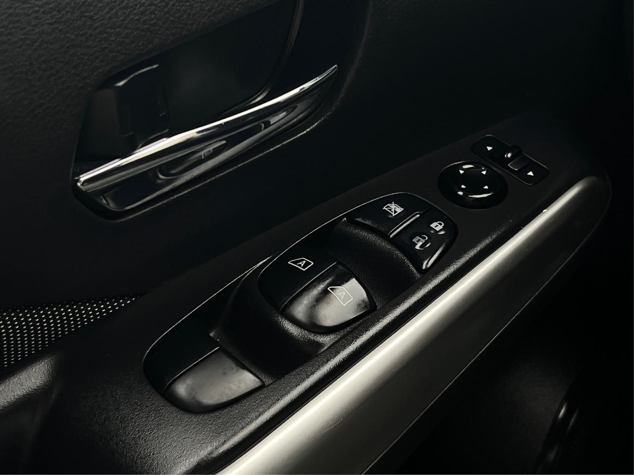 2020 Nissan Kicks SV NAV CRUSIE CONTROL LOW KM WE FINANCE ALL CREDIT Photo