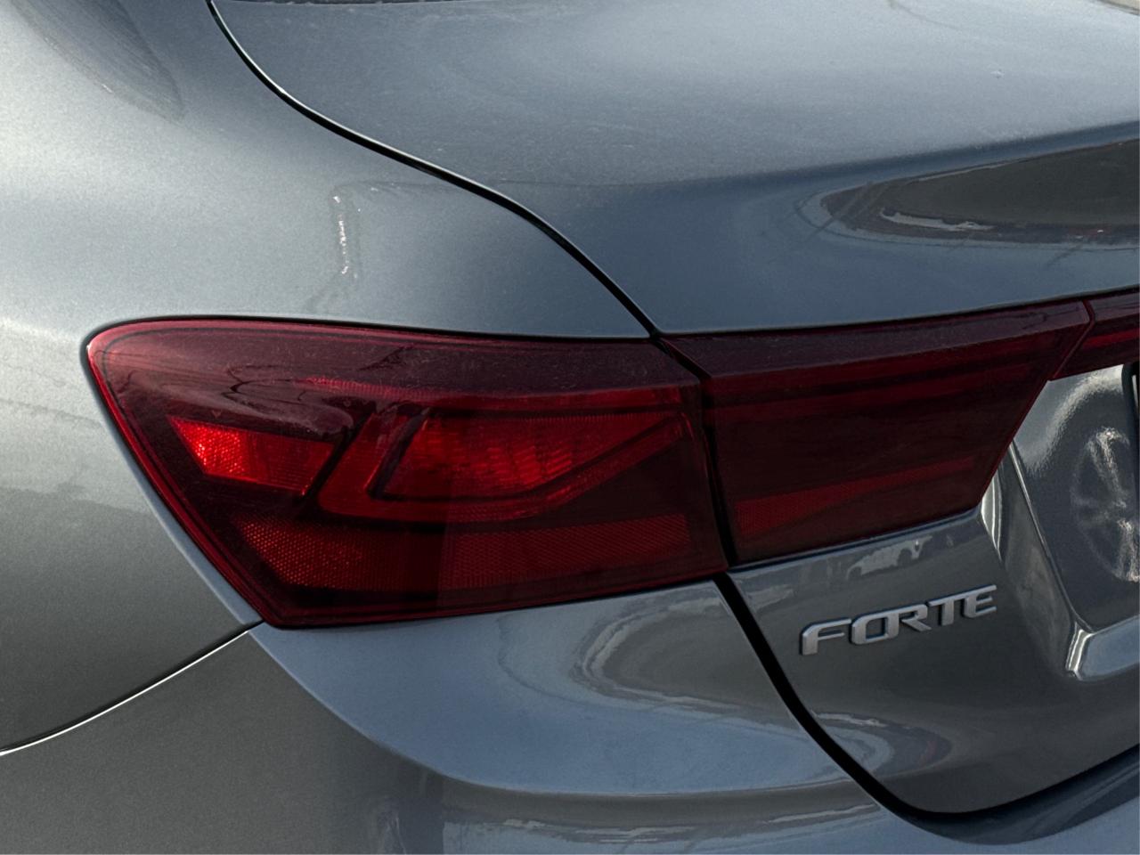 2022 Kia Forte EX HEATED SEATS CLEAN! WE FINANCE ALL CREDIT! Photo