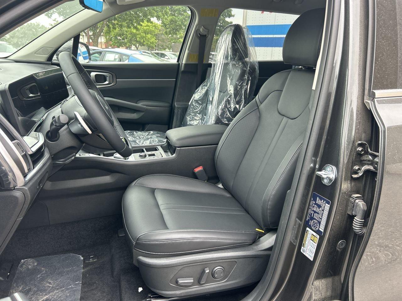 2025 Kia Sorento Plug-In Hybrid EX AWD AWD   Pwr Seats   Luxury   PHEV Photo