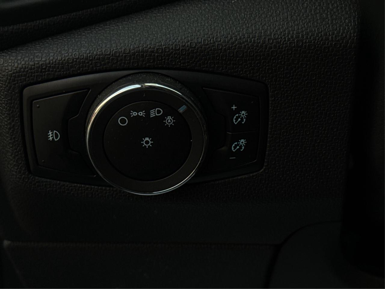 2020 Ford EcoSport NAV SUNROOF HEATED SEATS! WE FINANCE ALL CREDIT! Photo