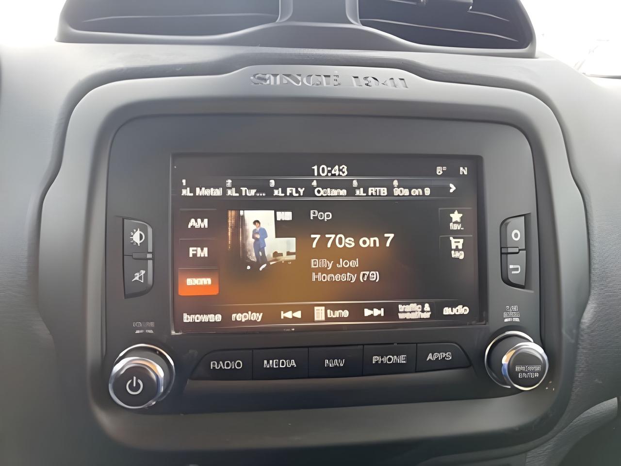 2017 Jeep Renegade 4WD Trailhawk NAV PANORAMIC MINT WE FINANCE ALL Photo