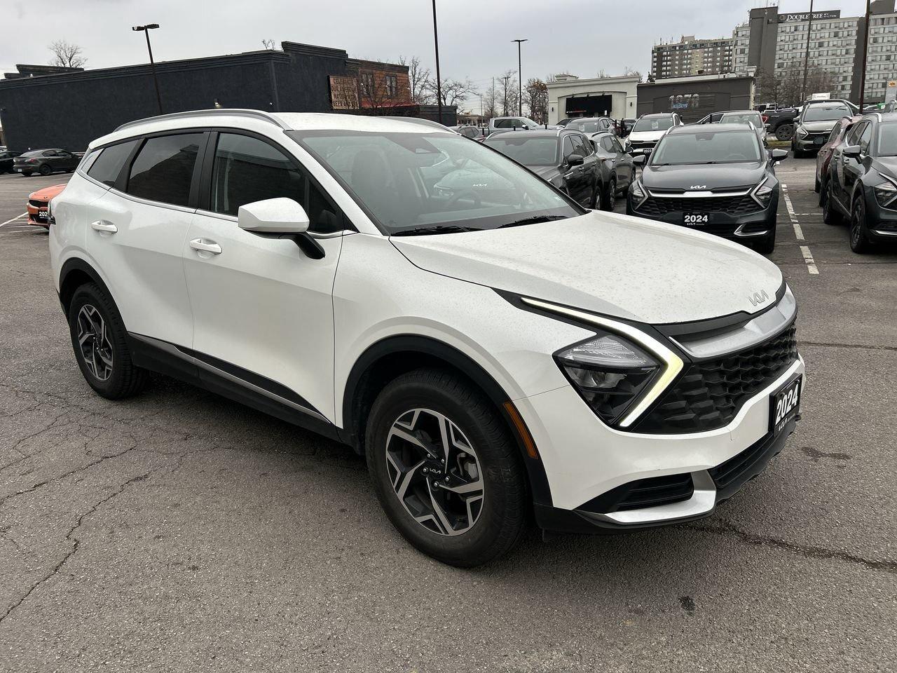 2024 Kia Sportage LX AWD   Adventure-Ready, Style-Approved! NO ACCID Photo