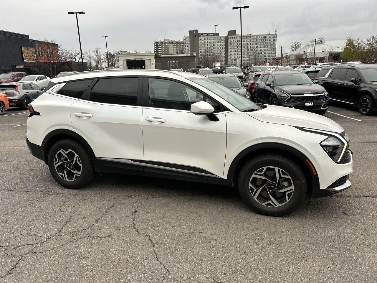 2024 Kia Sportage LX AWD   Adventure-Ready, Style-Approved! NO ACCID Photo