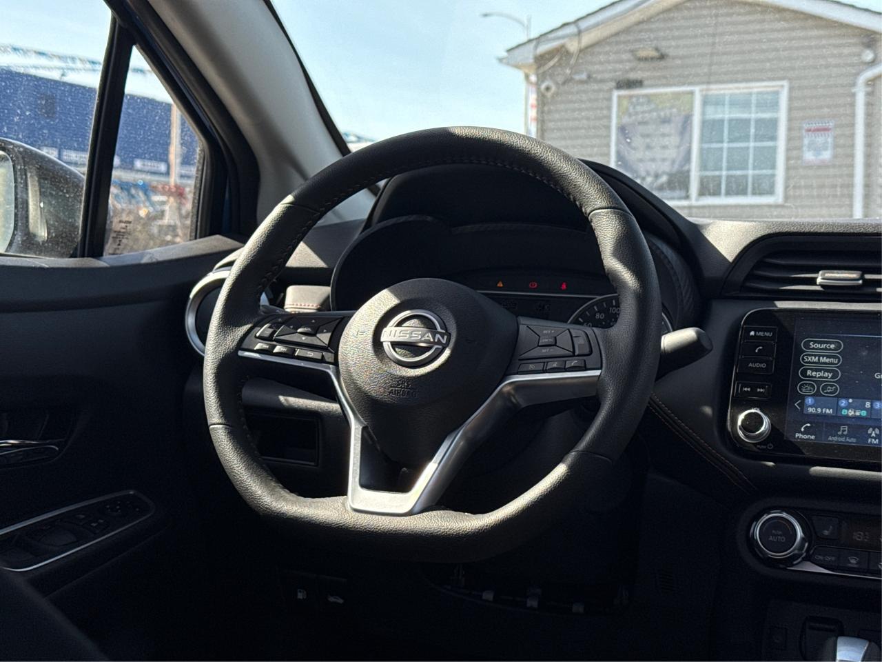 2024 Nissan Versa SR LIKE NEW HEATED SEATS WE FINANCE ALL CREDIT Photo