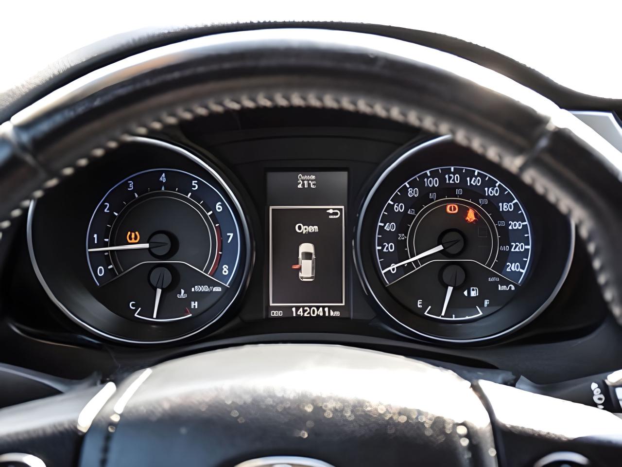 2018 Toyota Corolla iM Manual EXCELLENT CONDITION WE FINANCE ALL CREDIT Photo