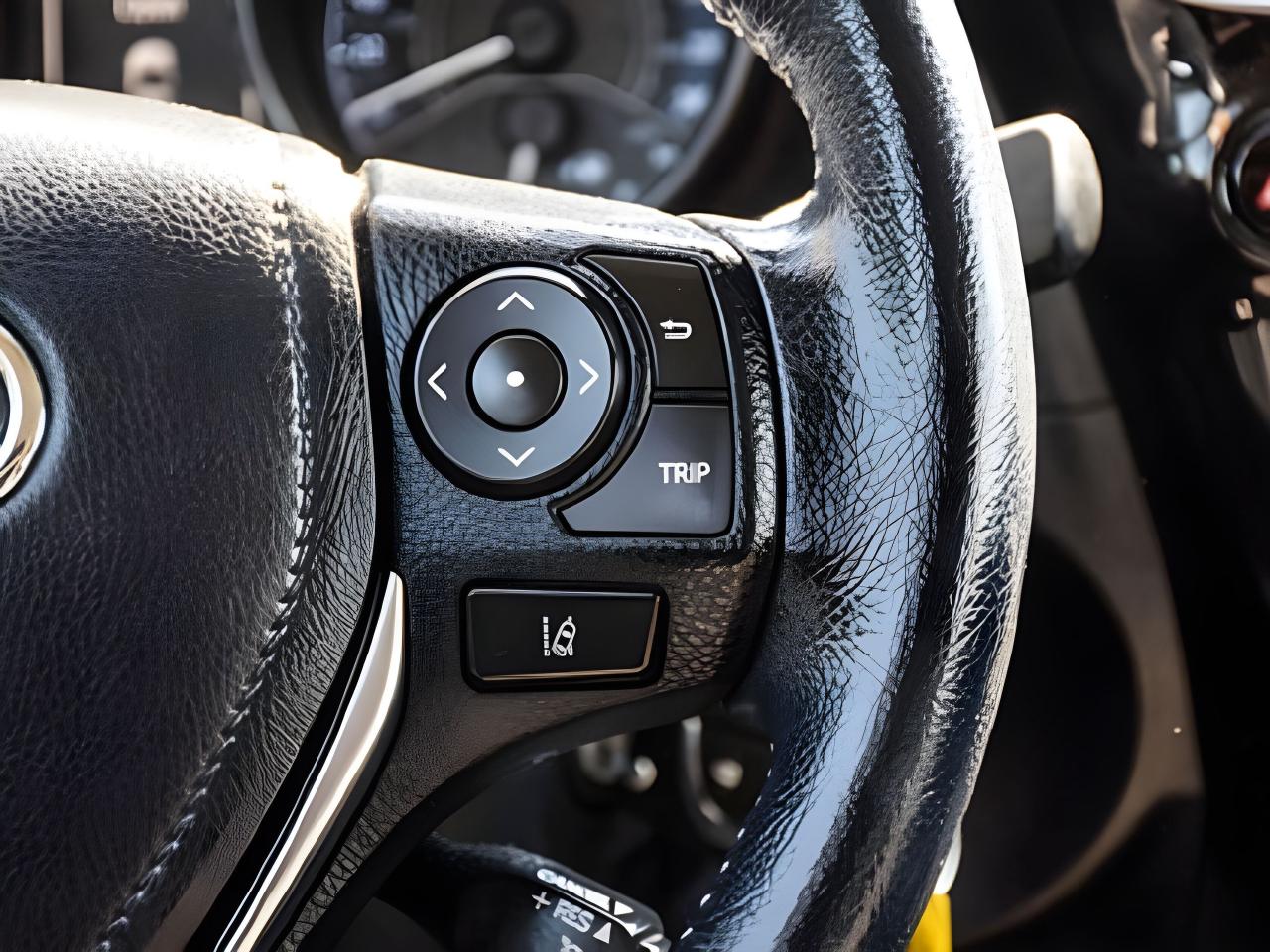 2018 Toyota Corolla iM Manual EXCELLENT CONDITION WE FINANCE ALL CREDIT Photo