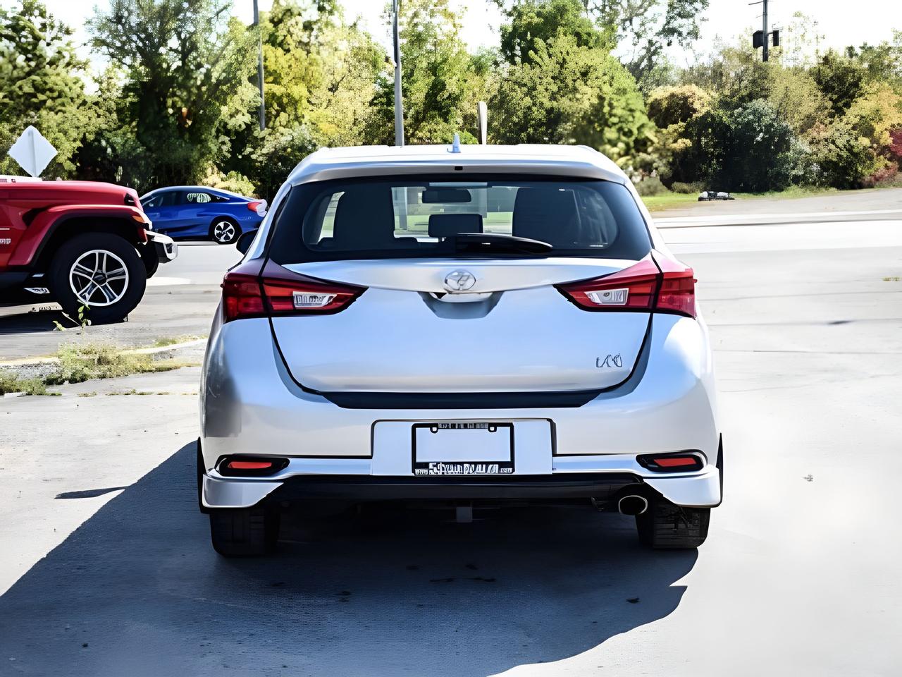2018 Toyota Corolla iM Manual EXCELLENT CONDITION WE FINANCE ALL CREDIT Photo2