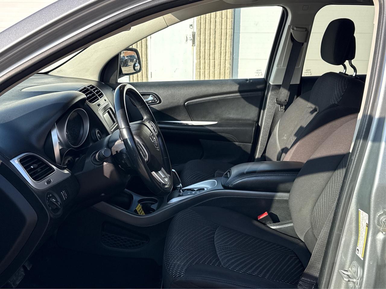 2015 Dodge Journey SXT 7 PASS HEATED SEATS LOADED WE FINANCE ALL! Photo