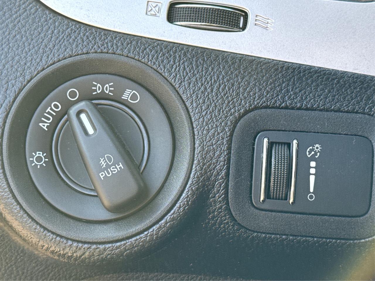 2015 Dodge Journey SXT 7 PASS HEATED SEATS LOADED WE FINANCE ALL! Photo