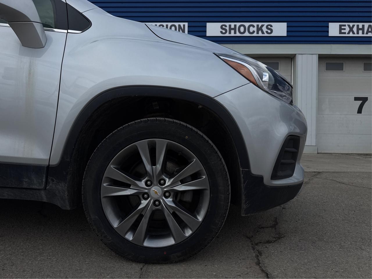 2020 Chevrolet Trax AWD CRUISE REAR CAM LOADED WE FINANCE ALL CREDIT! Photo