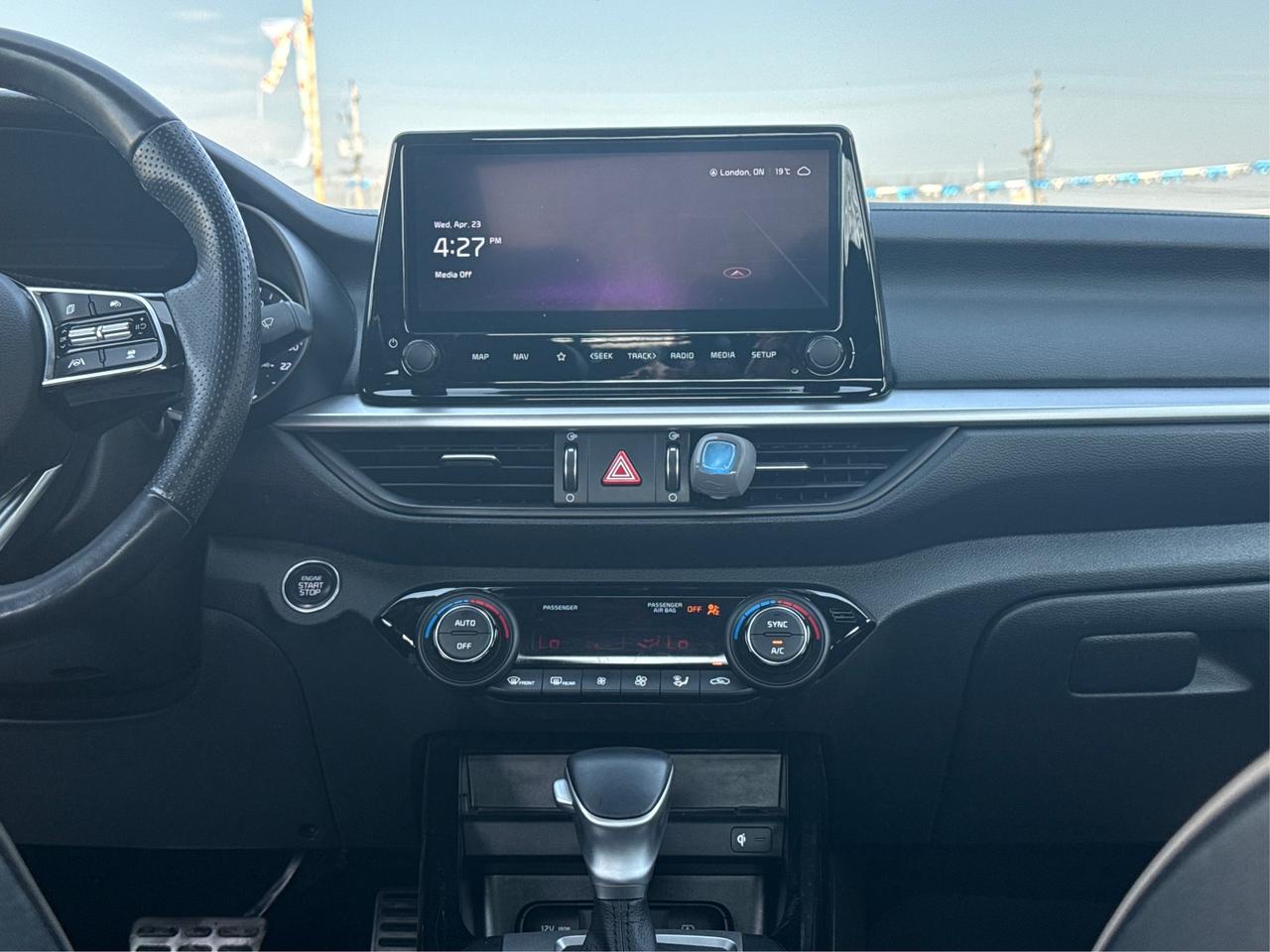 2023 Kia Forte GT 1 OWNER LEATHER ROOF  WE FINANCE ALL CREDIT Photo