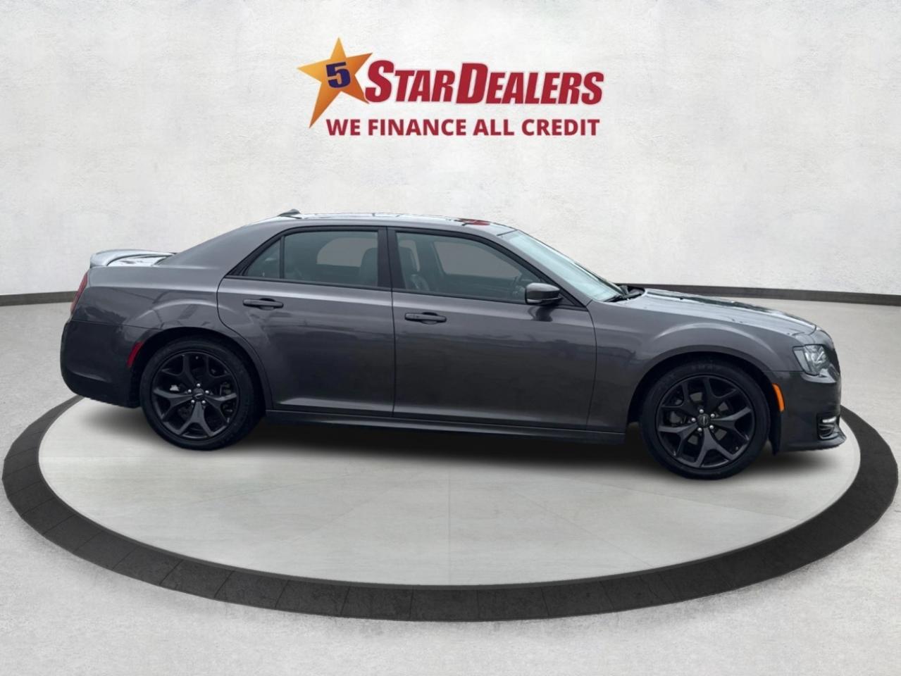 2022 Chrysler 300 LEATHER SUNROOF H-SEATS! WE FINANCE ALL CREDIT! Photo