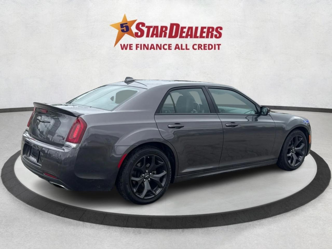 2022 Chrysler 300 LEATHER SUNROOF H-SEATS! WE FINANCE ALL CREDIT! Photo