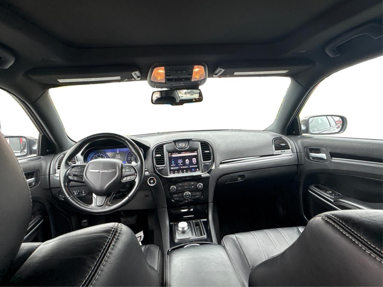 2022 Chrysler 300 LEATHER SUNROOF H-SEATS! WE FINANCE ALL CREDIT! Photo