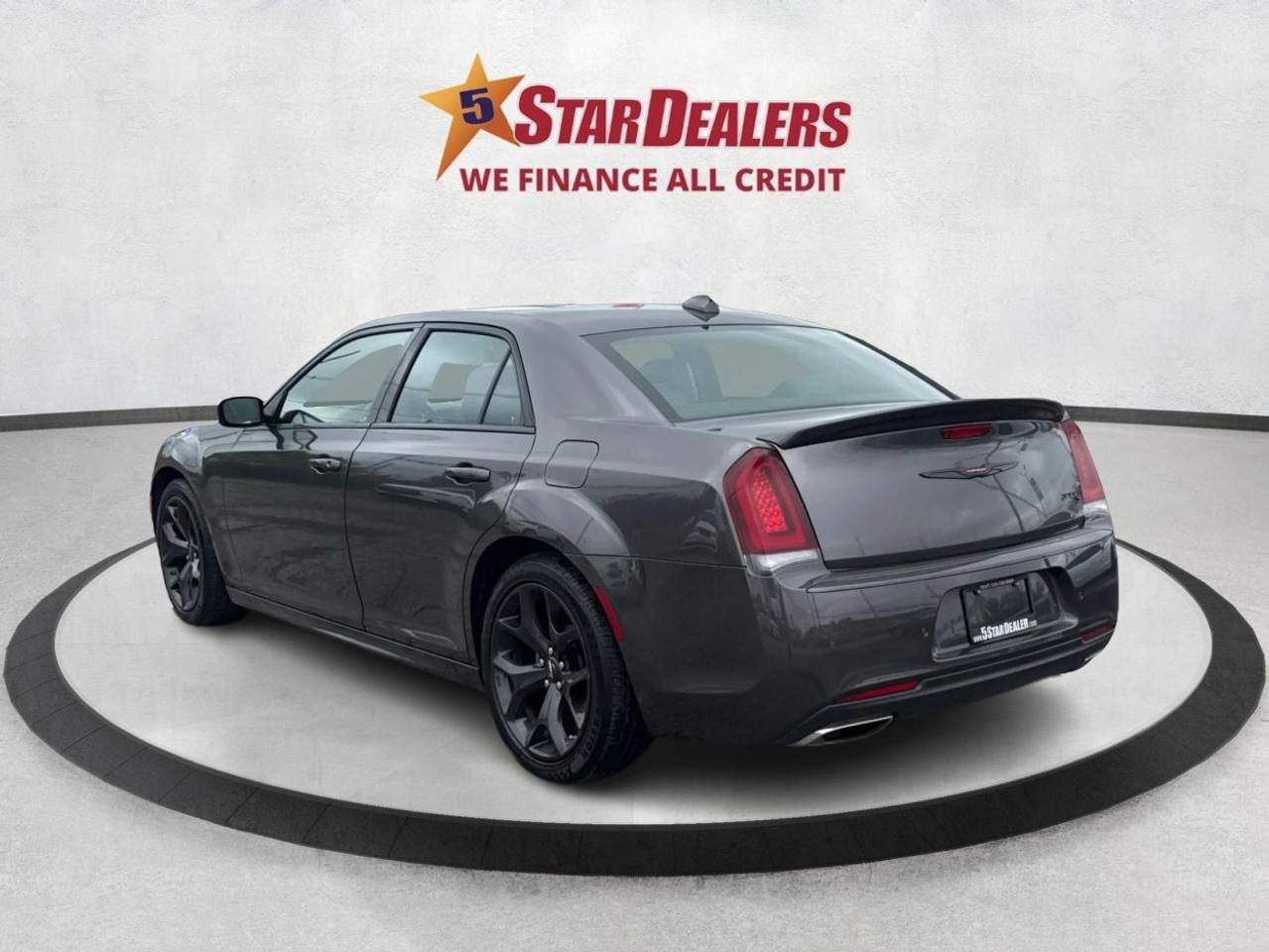2022 Chrysler 300 LEATHER SUNROOF H-SEATS! WE FINANCE ALL CREDIT! Photo