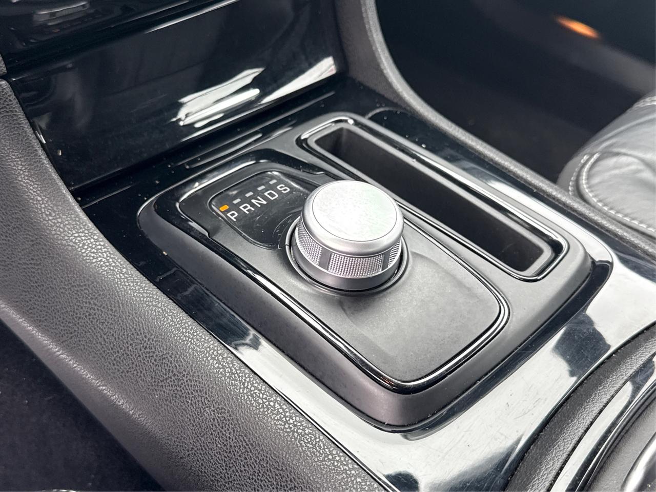 2022 Chrysler 300 LEATHER SUNROOF H-SEATS! WE FINANCE ALL CREDIT! Photo