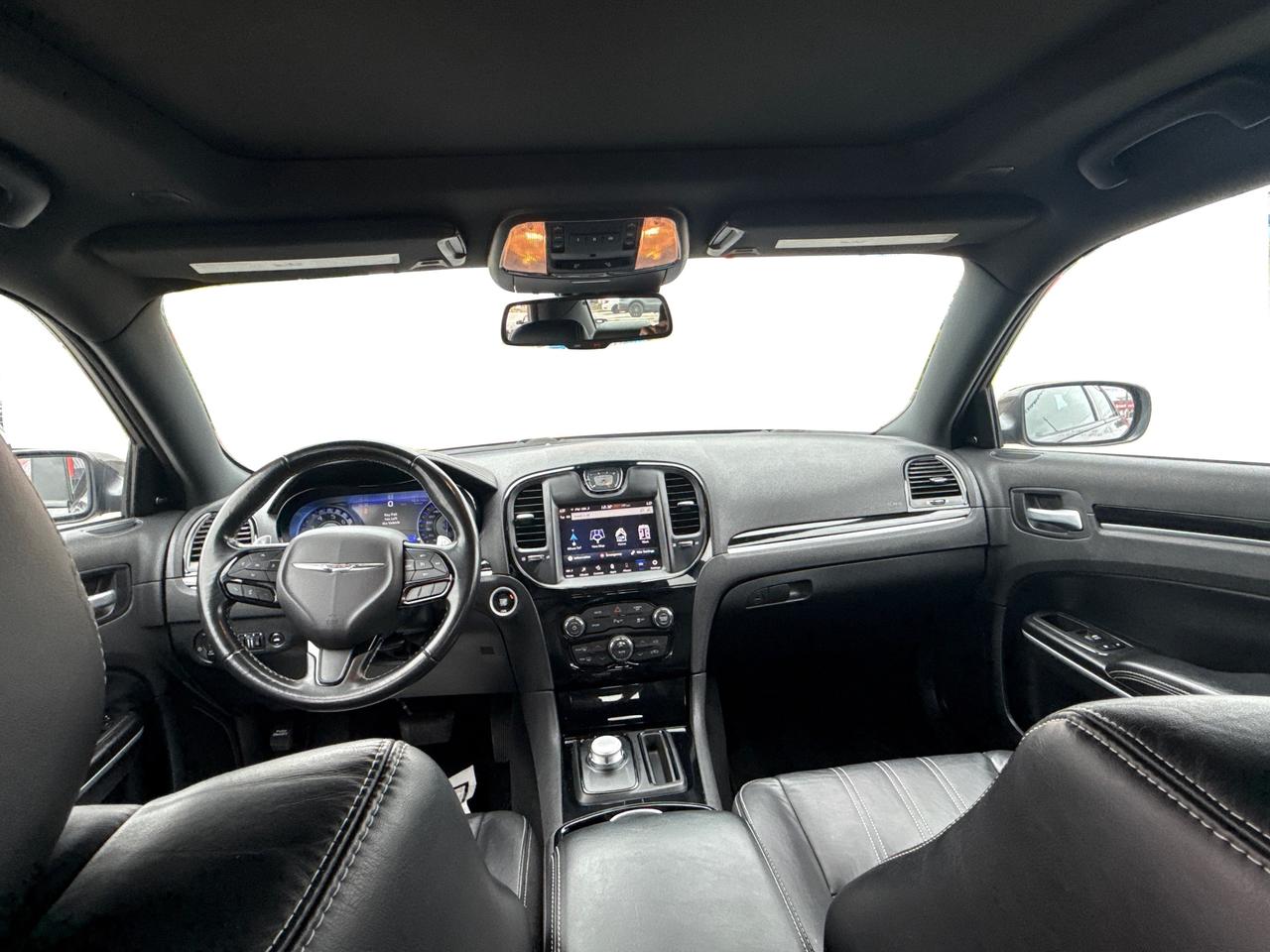 2022 Chrysler 300 LEATHER SUNROOF H-SEATS! WE FINANCE ALL CREDIT! Photo