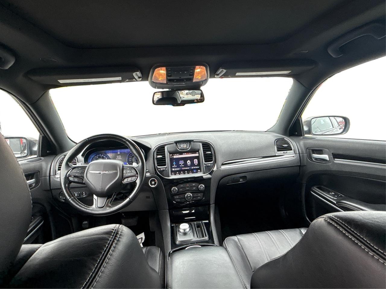 2022 Chrysler 300 LEATHER SUNROOF H-SEATS! WE FINANCE ALL CREDIT! Photo