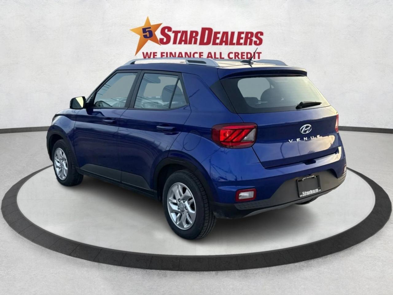 2023 Hyundai Venue HEATED SEATS CLEAN MUST SEE WE FINANCE ALL CREDIT Photo4