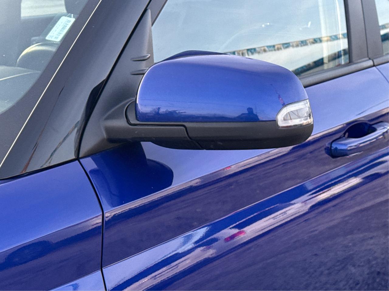 2023 Hyundai Venue HEATED SEATS CLEAN MUST SEE WE FINANCE ALL CREDIT Photo