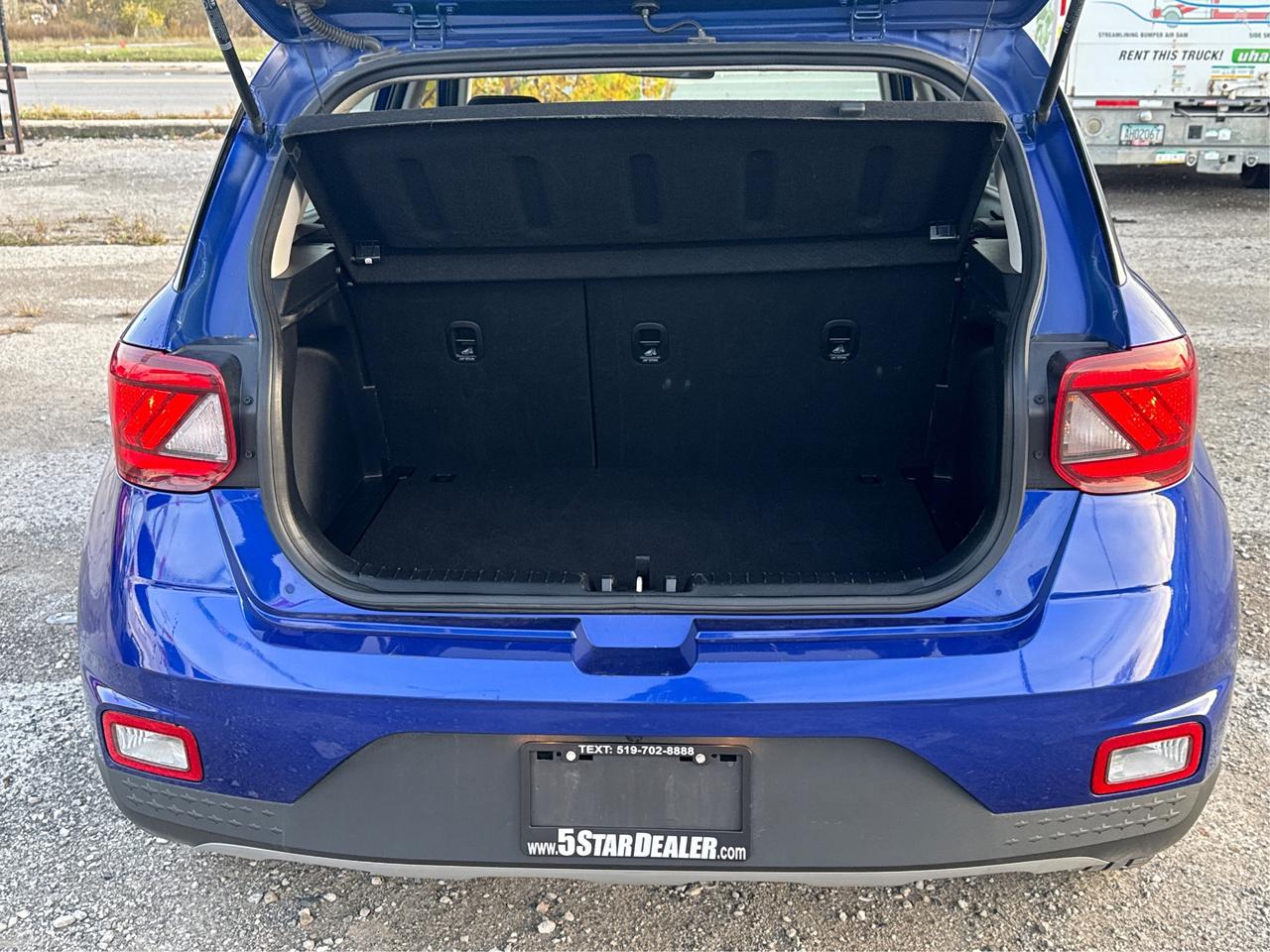 2023 Hyundai Venue HEATED SEATS CLEAN MUST SEE WE FINANCE ALL CREDIT Photo