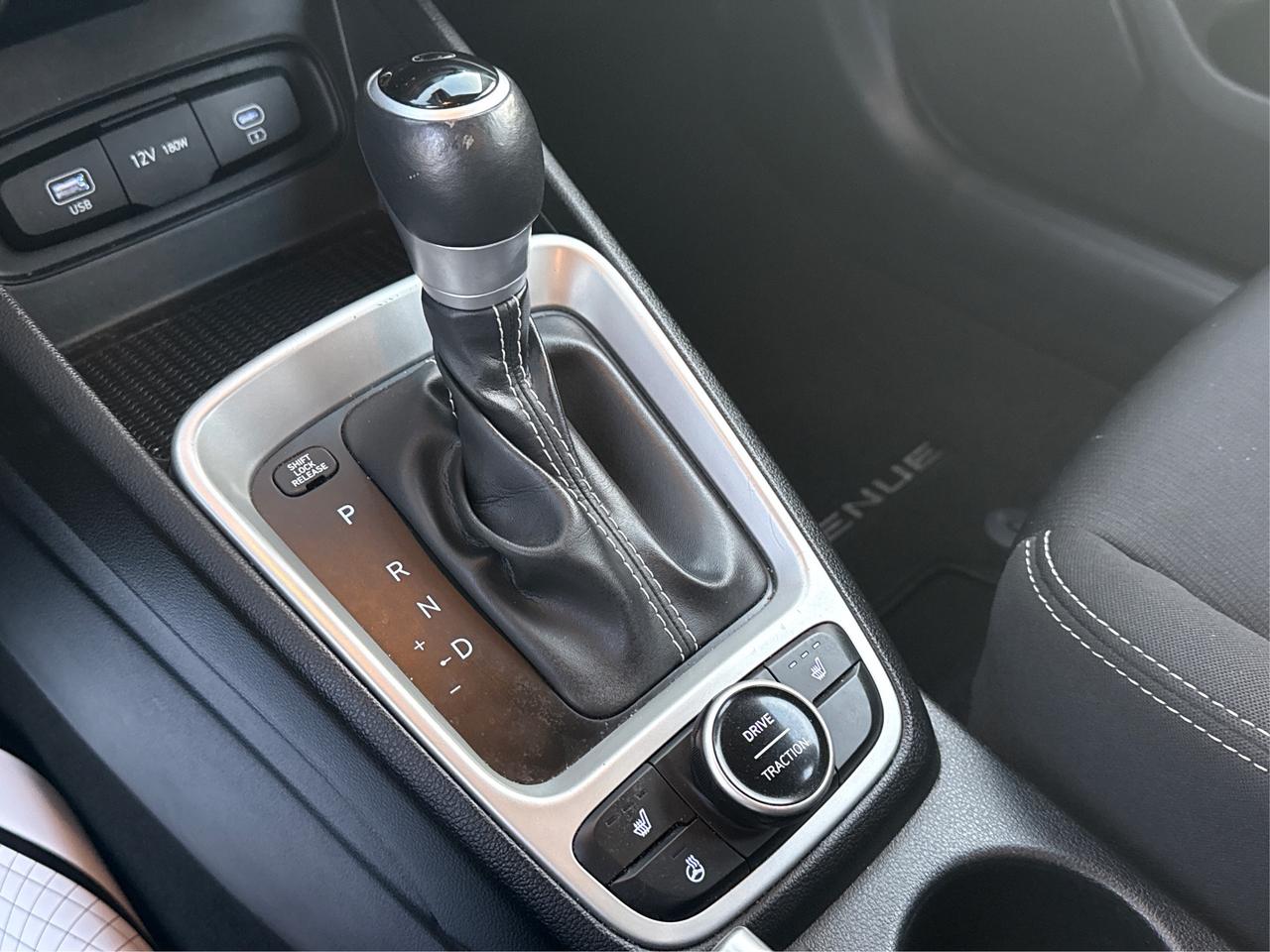 2023 Hyundai Venue HEATED SEATS CLEAN MUST SEE WE FINANCE ALL CREDIT Photo