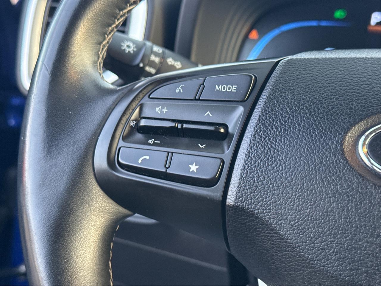 2023 Hyundai Venue HEATED SEATS CLEAN MUST SEE WE FINANCE ALL CREDIT Photo