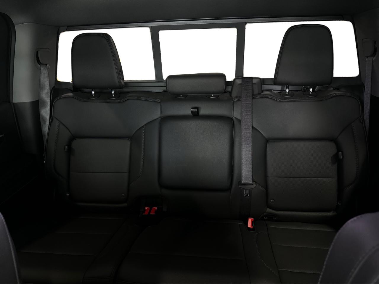 2024 GMC Sierra 1500 4WD Denali SUNROOF NAV LEATHER 1OWNER WE FINANCE Photo