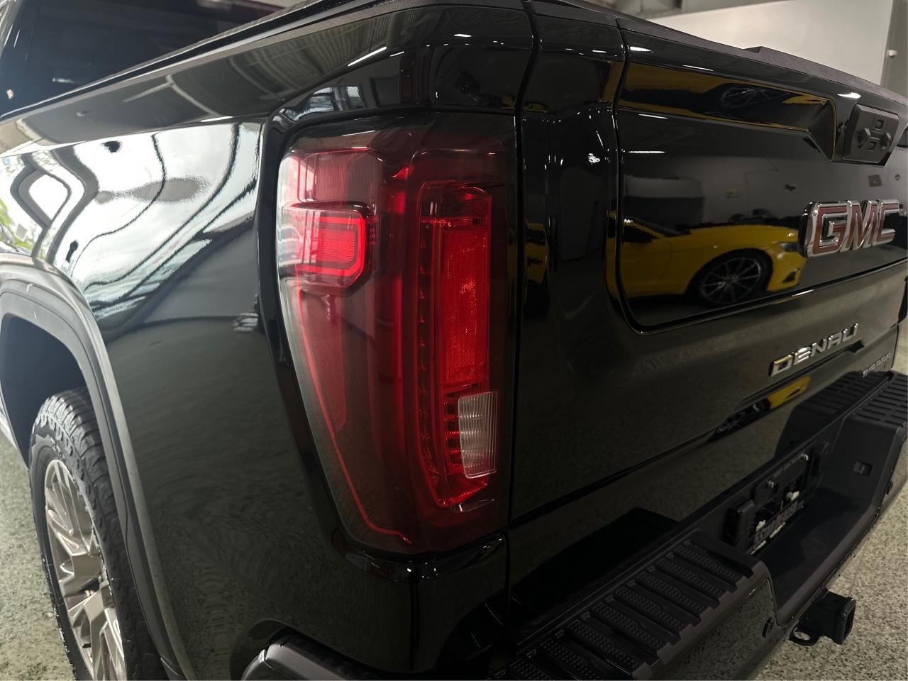 2024 GMC Sierra 1500 4WD Denali SUNROOF NAV LEATHER 1OWNER WE FINANCE Photo