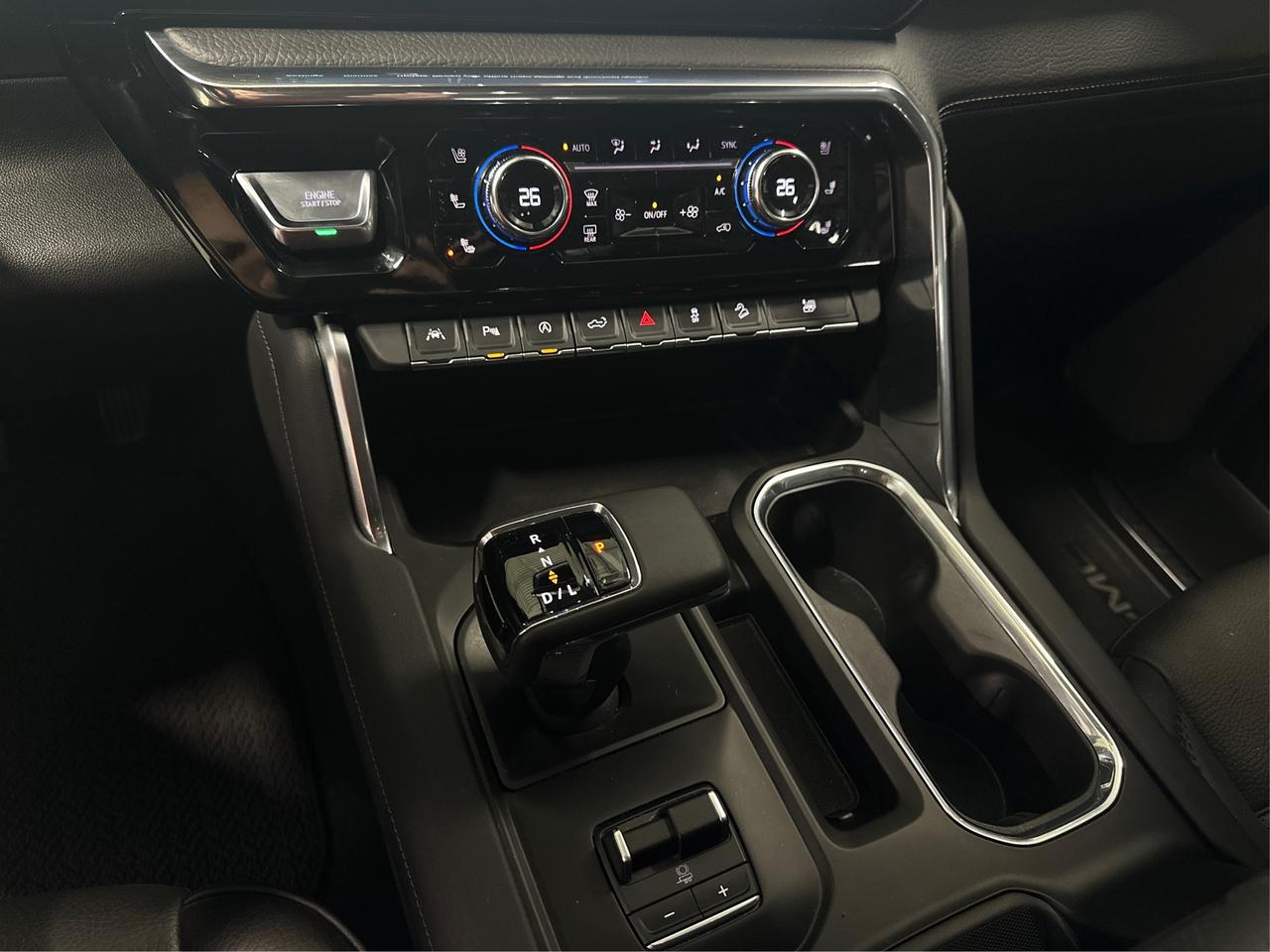 2024 GMC Sierra 1500 4WD Denali SUNROOF NAV LEATHER 1OWNER WE FINANCE Photo