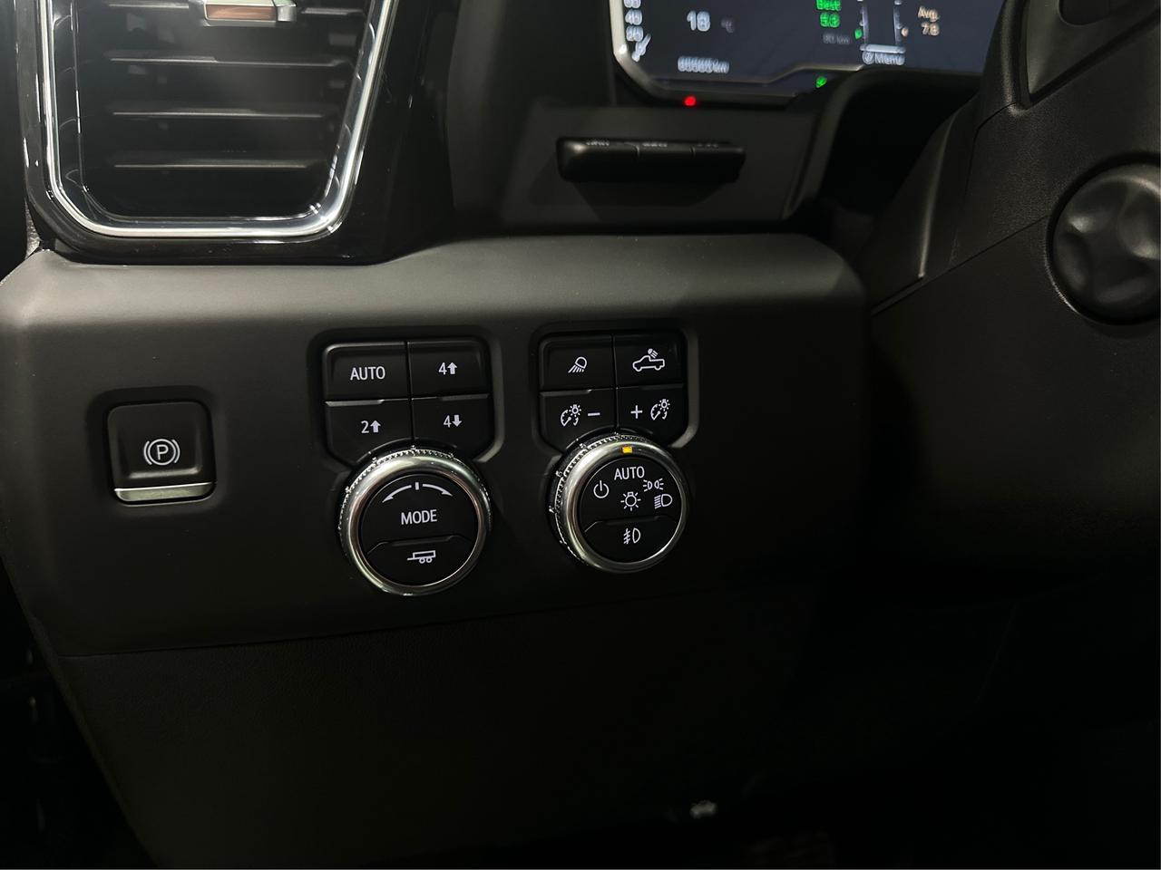 2024 GMC Sierra 1500 4WD Denali SUNROOF NAV LEATHER 1OWNER WE FINANCE Photo