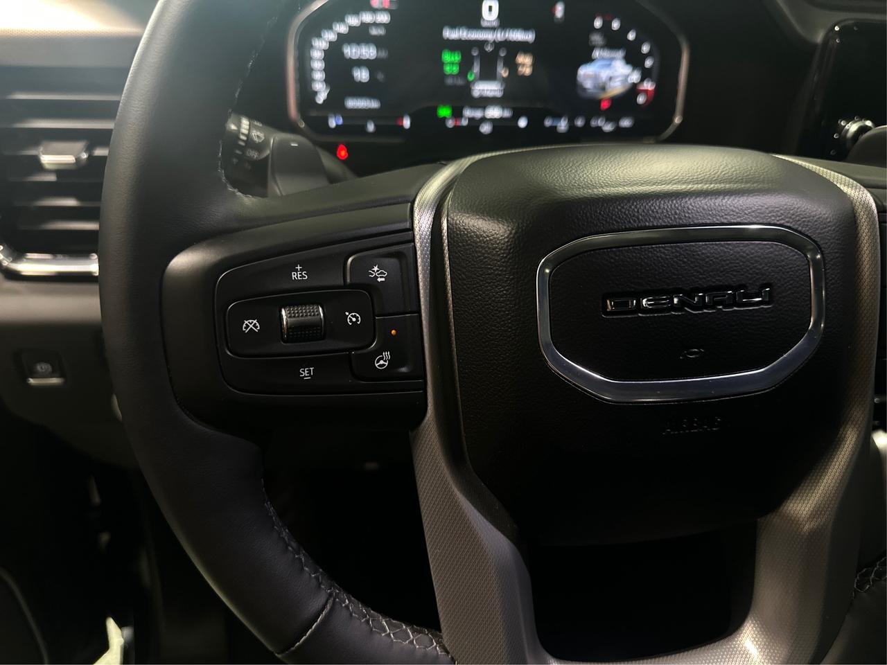 2024 GMC Sierra 1500 4WD Denali SUNROOF NAV LEATHER 1OWNER WE FINANCE Photo