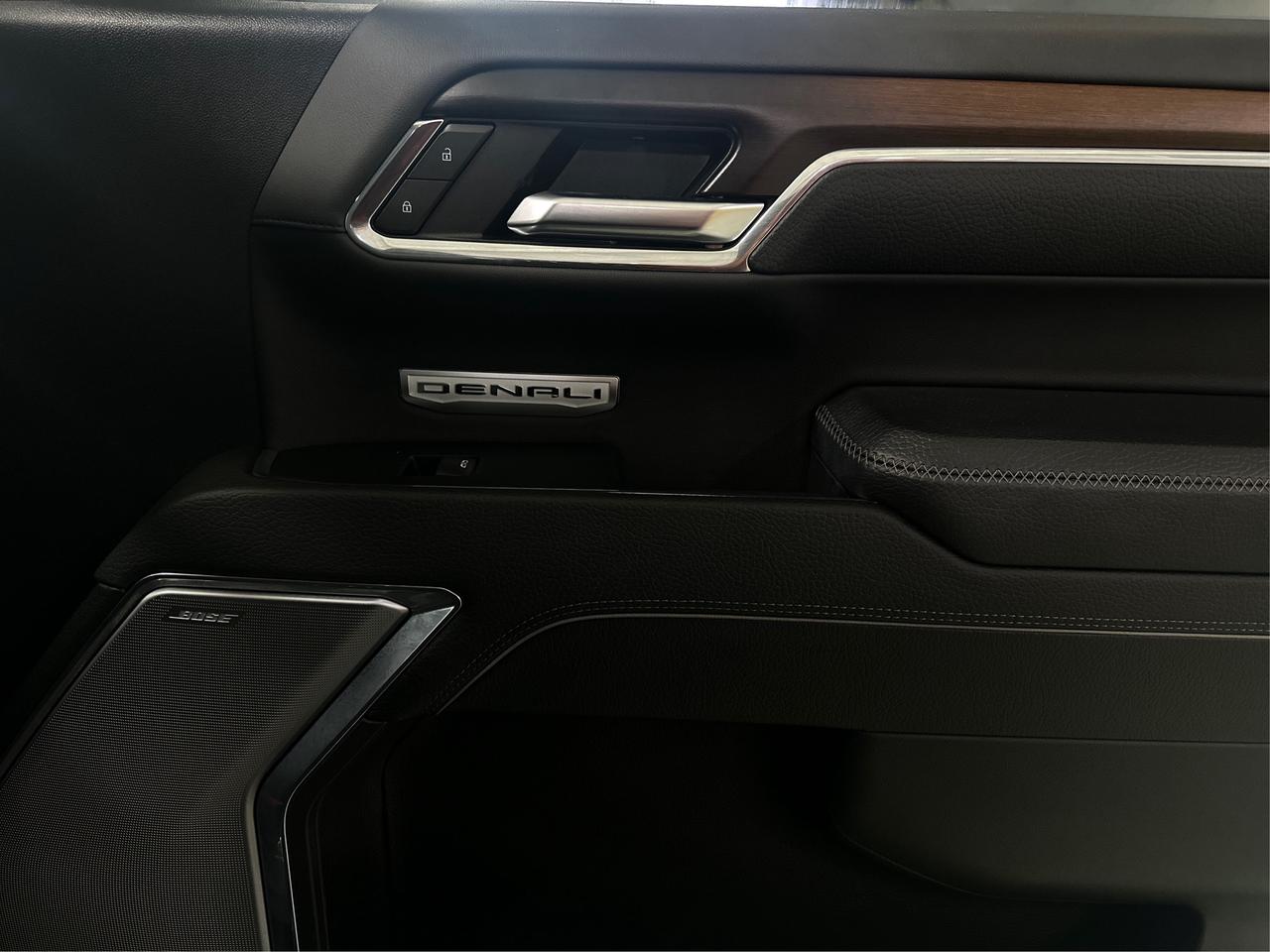 2024 GMC Sierra 1500 4WD Denali SUNROOF NAV LEATHER 1OWNER WE FINANCE Photo