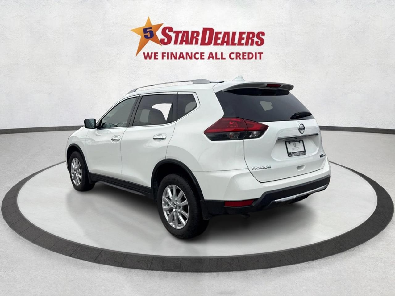 2020 Nissan Rogue AWD HEATED SEATS MINT WE FINANCE ALL CREDIT! Photo4