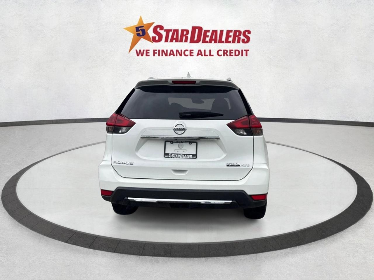 2020 Nissan Rogue AWD HEATED SEATS MINT WE FINANCE ALL CREDIT! Photo