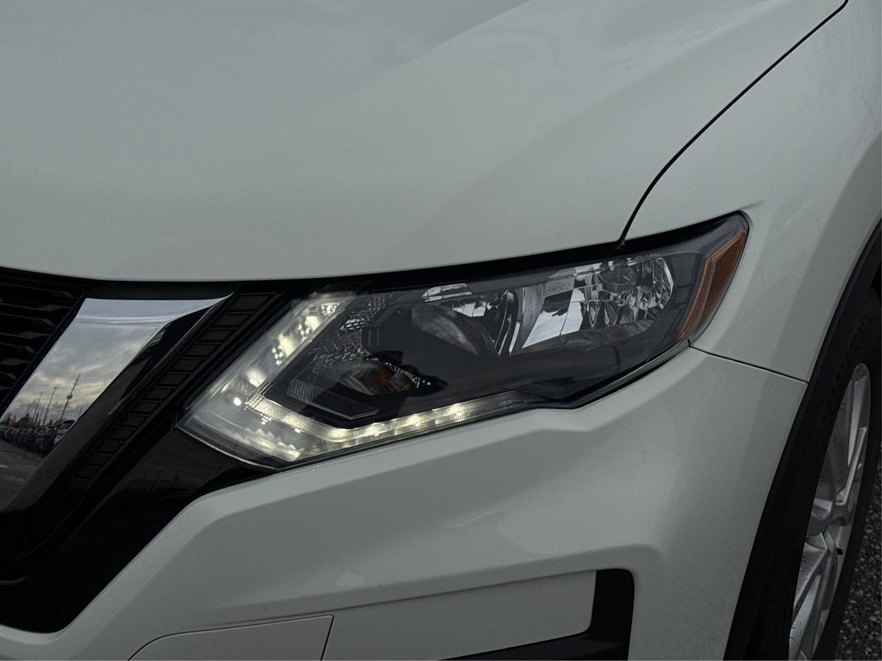 2020 Nissan Rogue AWD HEATED SEATS MINT WE FINANCE ALL CREDIT! Photo