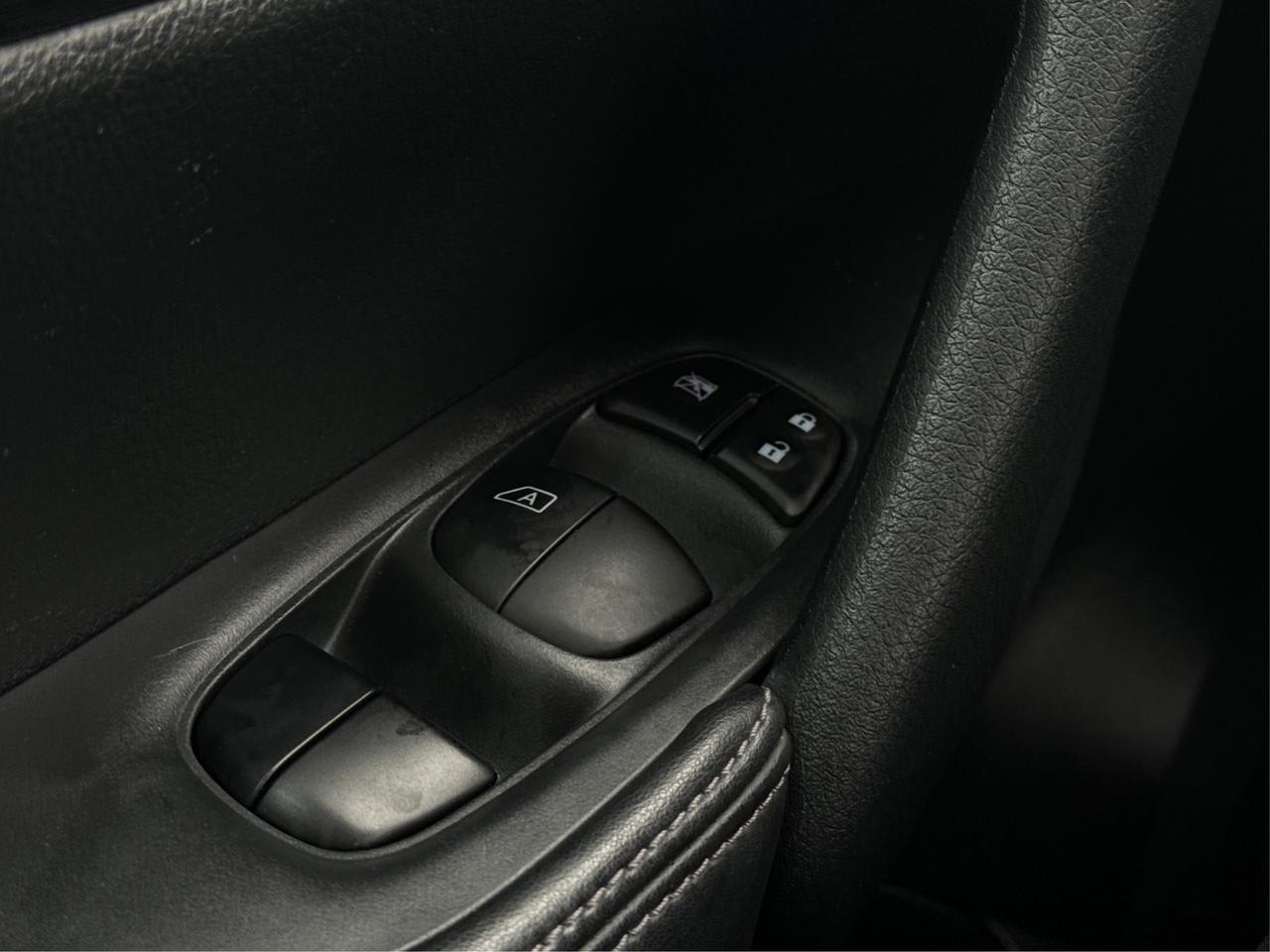 2020 Nissan Rogue AWD HEATED SEATS MINT WE FINANCE ALL CREDIT! Photo