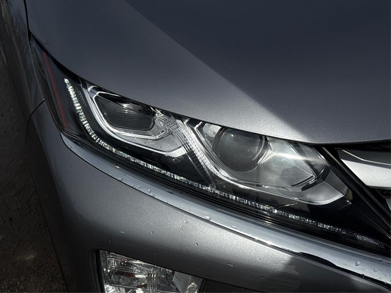 2019 Mitsubishi Eclipse Cross AWD CRUISE HEATED SEATS WE FINANCE ALL CREDIT! Photo