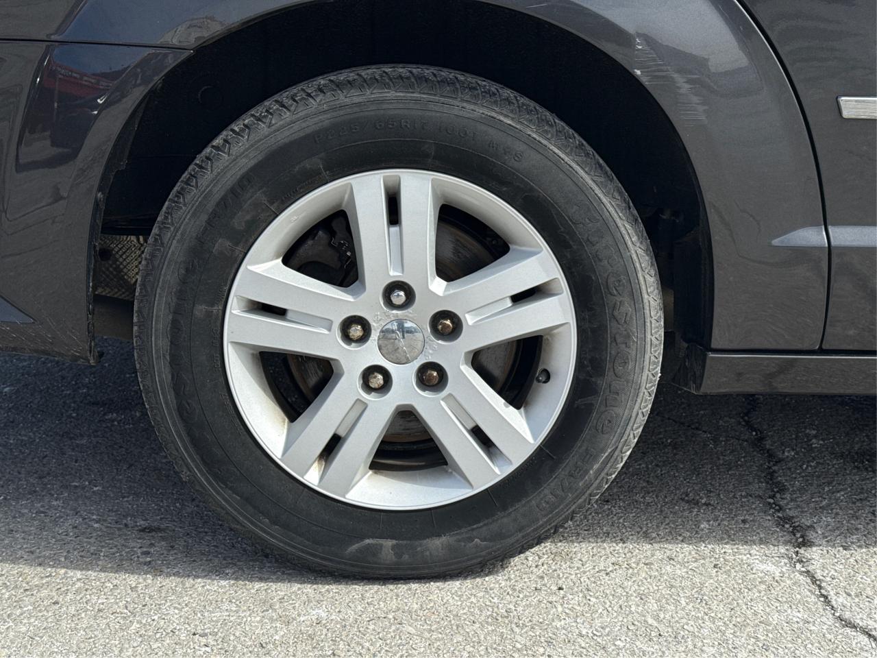 2016 Dodge Grand Caravan Crew Plus NAV LEATHER SUNROOF WE FINANCE ALL CREDT Photo