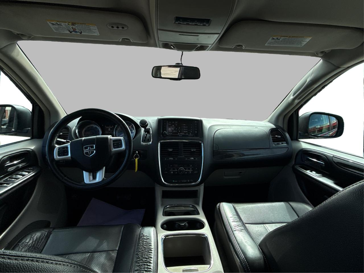 2016 Dodge Grand Caravan Crew Plus NAV LEATHER SUNROOF WE FINANCE ALL CREDT Photo