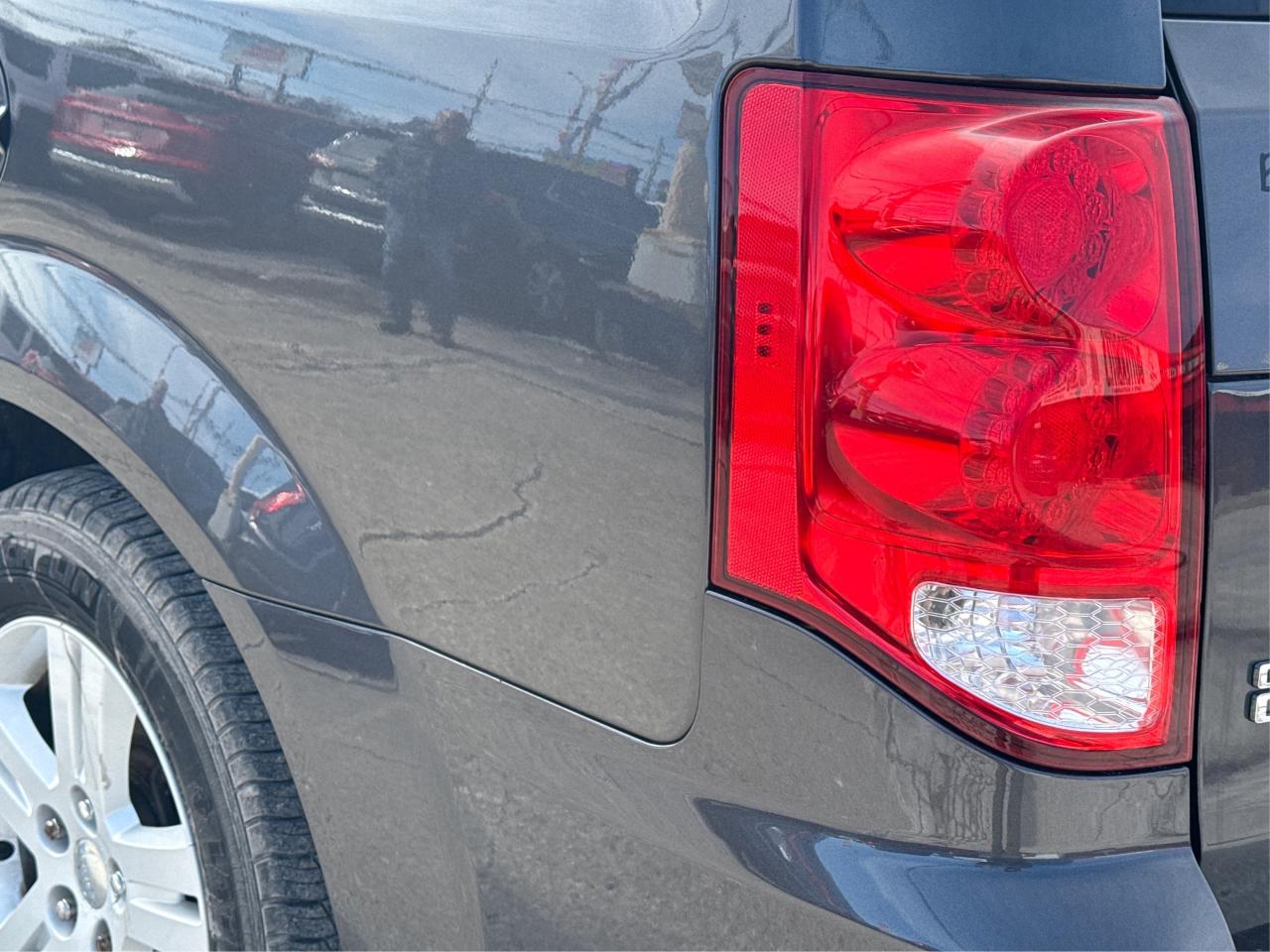 2016 Dodge Grand Caravan Crew Plus NAV LEATHER SUNROOF WE FINANCE ALL CREDT Photo