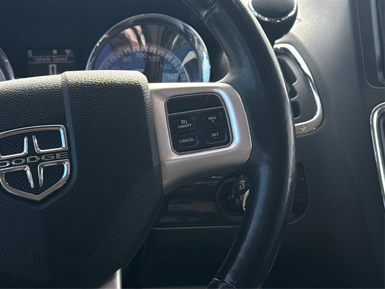 2016 Dodge Grand Caravan Crew Plus NAV LEATHER SUNROOF WE FINANCE ALL CREDT Photo