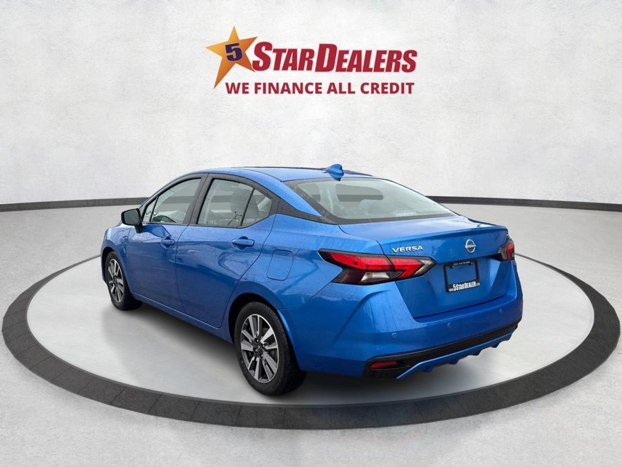 2023 Nissan Versa SV HEATED SEATS MINT CONDITION! LOW KM! MUST SEE! Photo