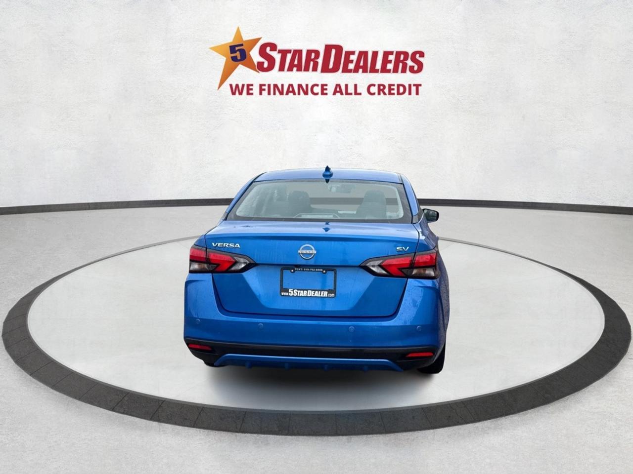 2023 Nissan Versa SV HEATED SEATS MINT CONDITION! LOW KM! MUST SEE! Photo