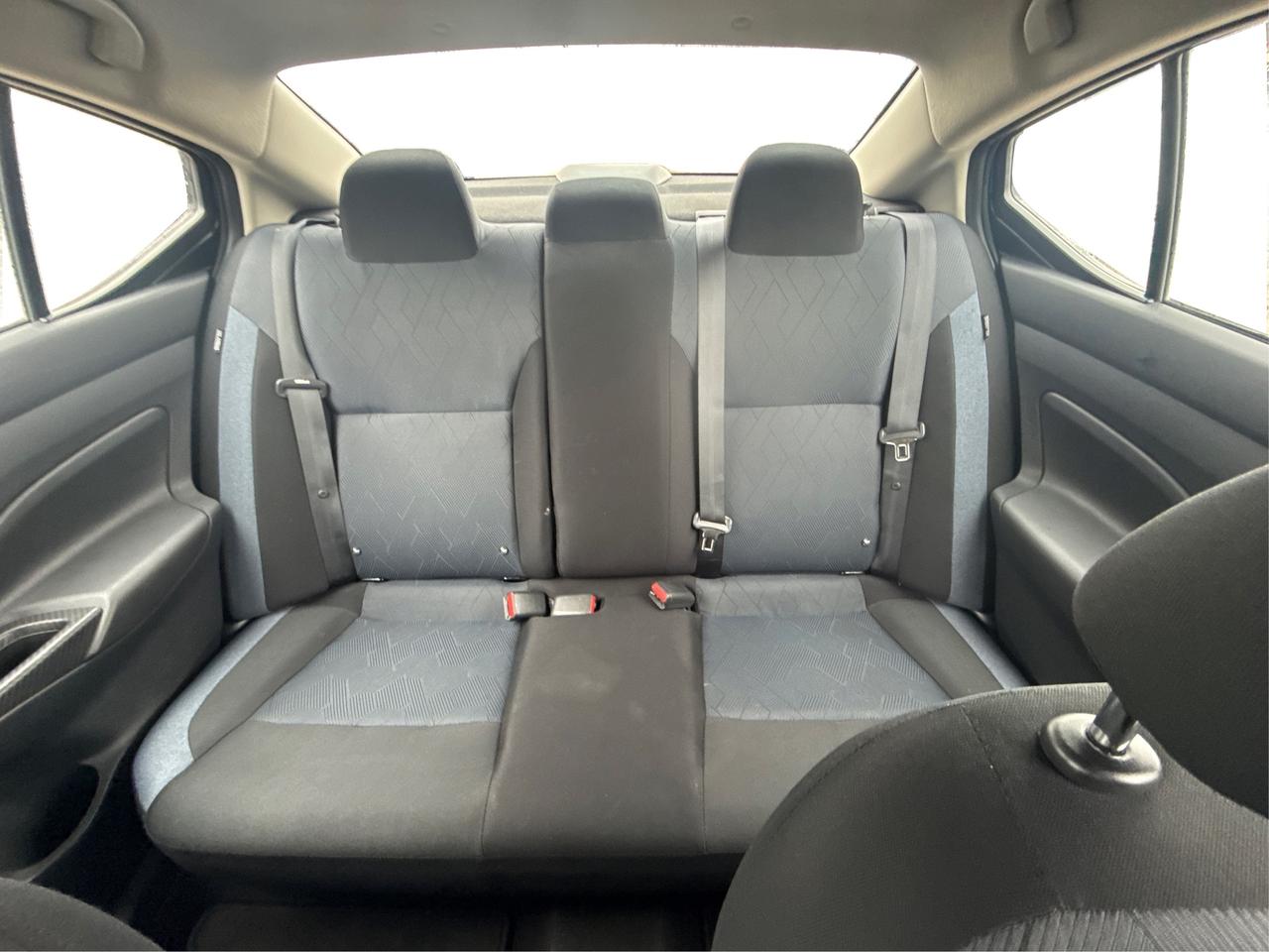 2023 Nissan Versa SV HEATED SEATS MINT CONDITION! LOW KM! MUST SEE! Photo