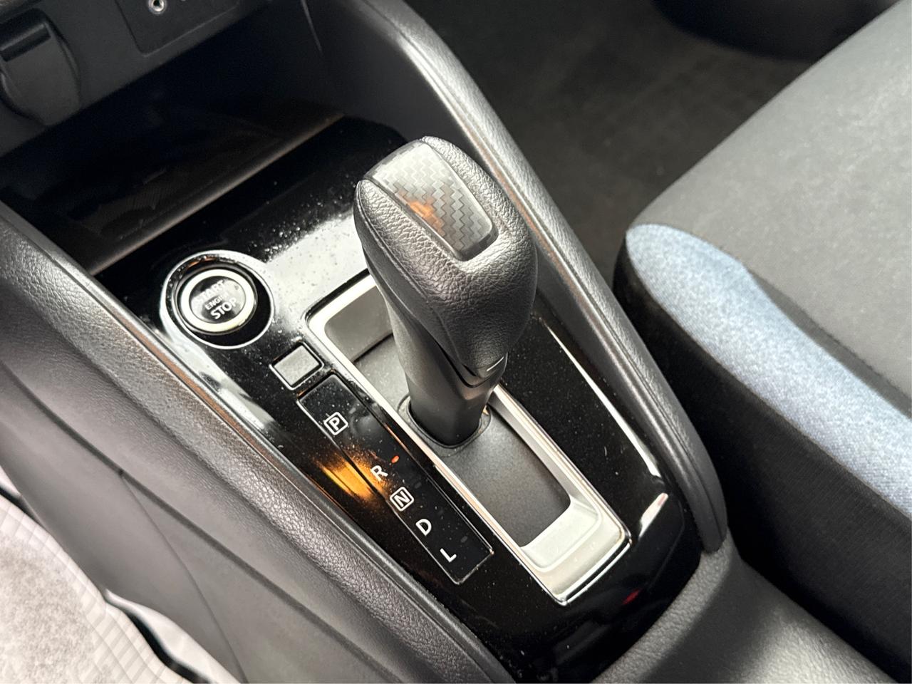 2023 Nissan Versa SV HEATED SEATS MINT CONDITION! LOW KM! MUST SEE! Photo